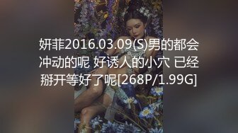 大神一路跟踪抄底不穿内裤的学生妹好漂亮的嫩鲍鱼