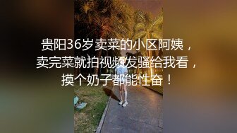 ❤️❤️淫荡小骚货，泳池操逼大战，水里抱起来操，趴在气垫上后入，骑乘位操美臀，很是享受