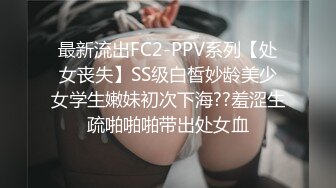 居家小妹妹，一个人在家寂寞难耐，大胆到楼道里道具自慰，阳台上全裸