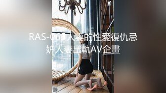 大萌眼可爱女神，和几位姐妹在K歌被拉到厕所里搞