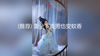 近距离拍摄大奶人妻脱胸罩