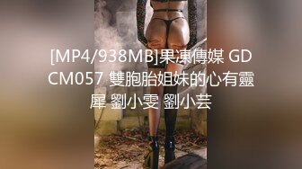 大神一路走一路抄底多位黑丝美女全是漂亮的小姐姐3 (15)