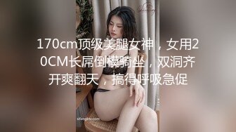 -豪乳美女先舔肉棒 后用大奶乳交最后后入猛肏大奶狂甩