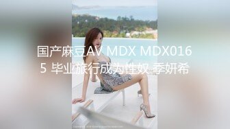 KTV女厕偷拍连衣裙小美女 酒喝多了尿的有点急